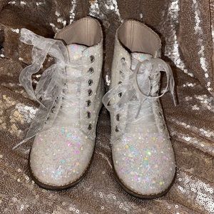 ❌Sold on mercari ❌Toddler girl glitter combat